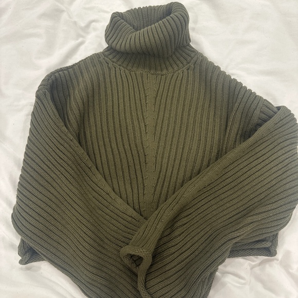 Zara Sweaters - Cropped Zara Sweater